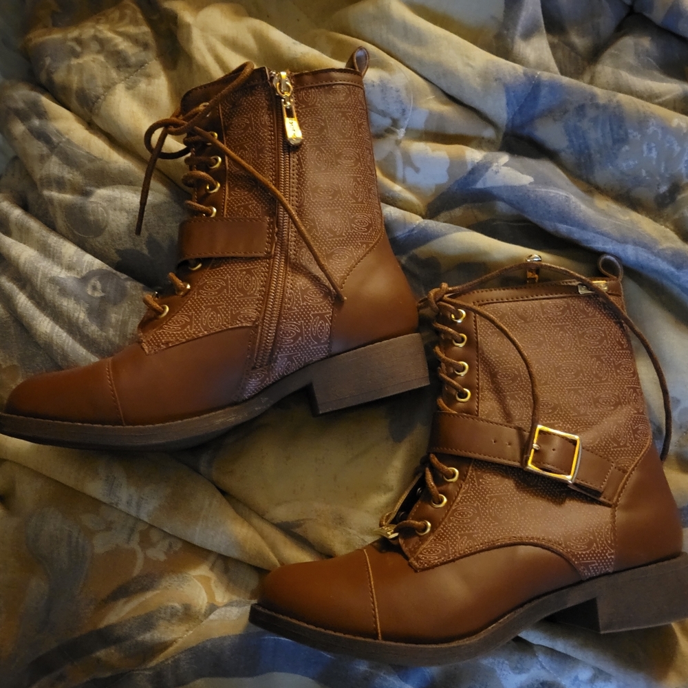 BEBE STYLISH BOOTIES